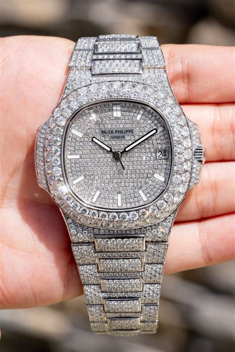 how to set patek philippe geneve watch|Patek Philippe nautilus full diamond.